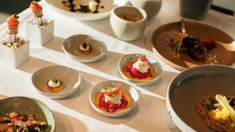 Desktop banner element 1